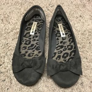 2 for 10 Bundles! Grey used flats with bow